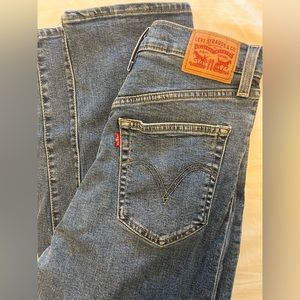 Levi’s Ribcage Straight Ankle Jeans